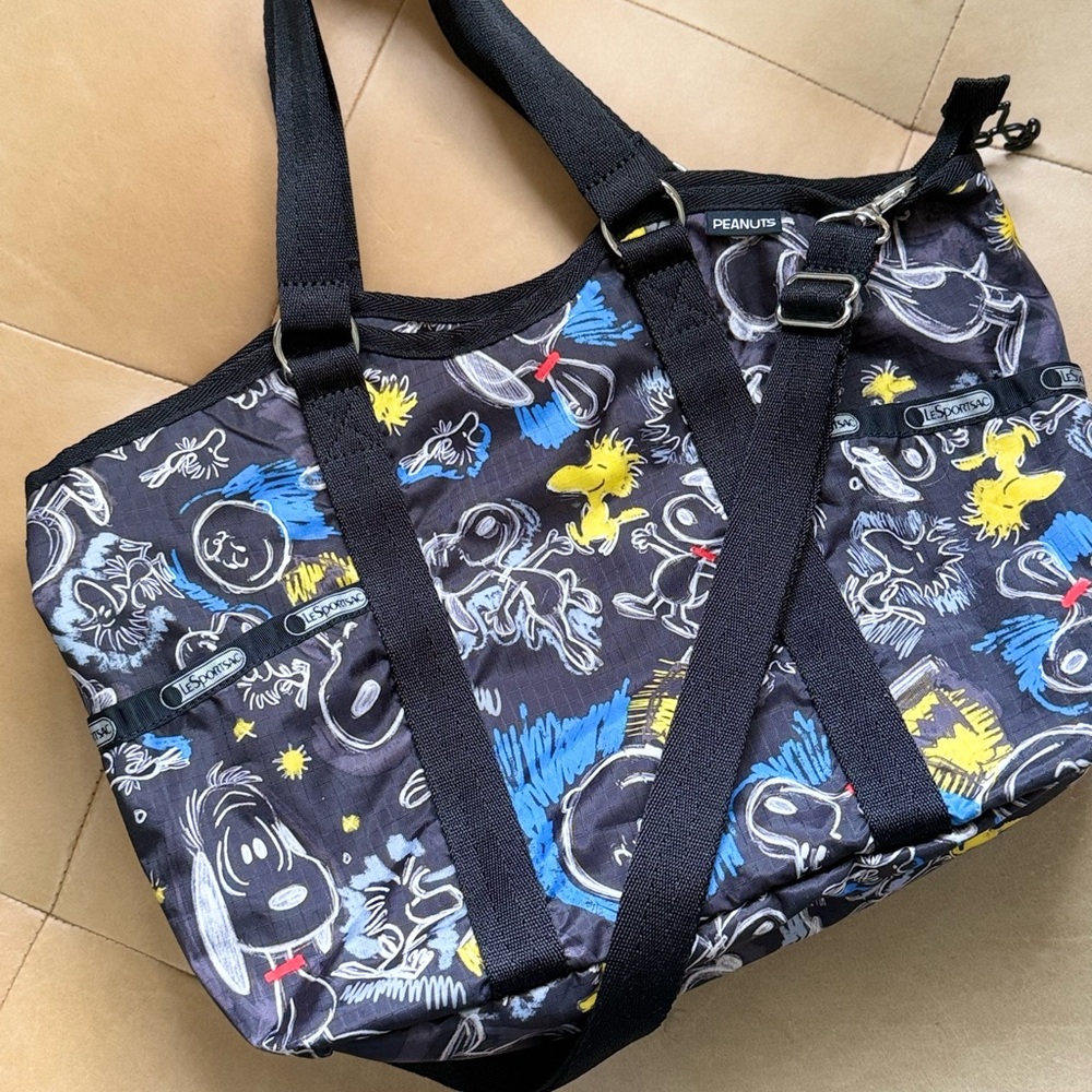 Lesportsac x Snoopy Chalkboard Tote Nylon Crossbody Peanuts A+ Condition!